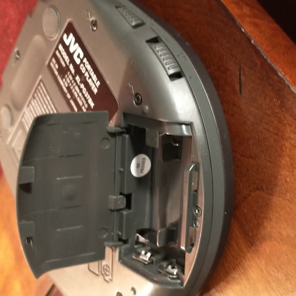 JVC Portable CD Player w/Anti-Shock Protection EX- Hyper-Bass Sound - Picture 6 of 6